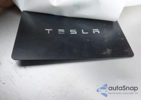 2022 Tesla Model Y Performance Dual Motor All-Wheel Drive z USA, uszkodzony, nr VIN 7SAYGDEF1NF485957